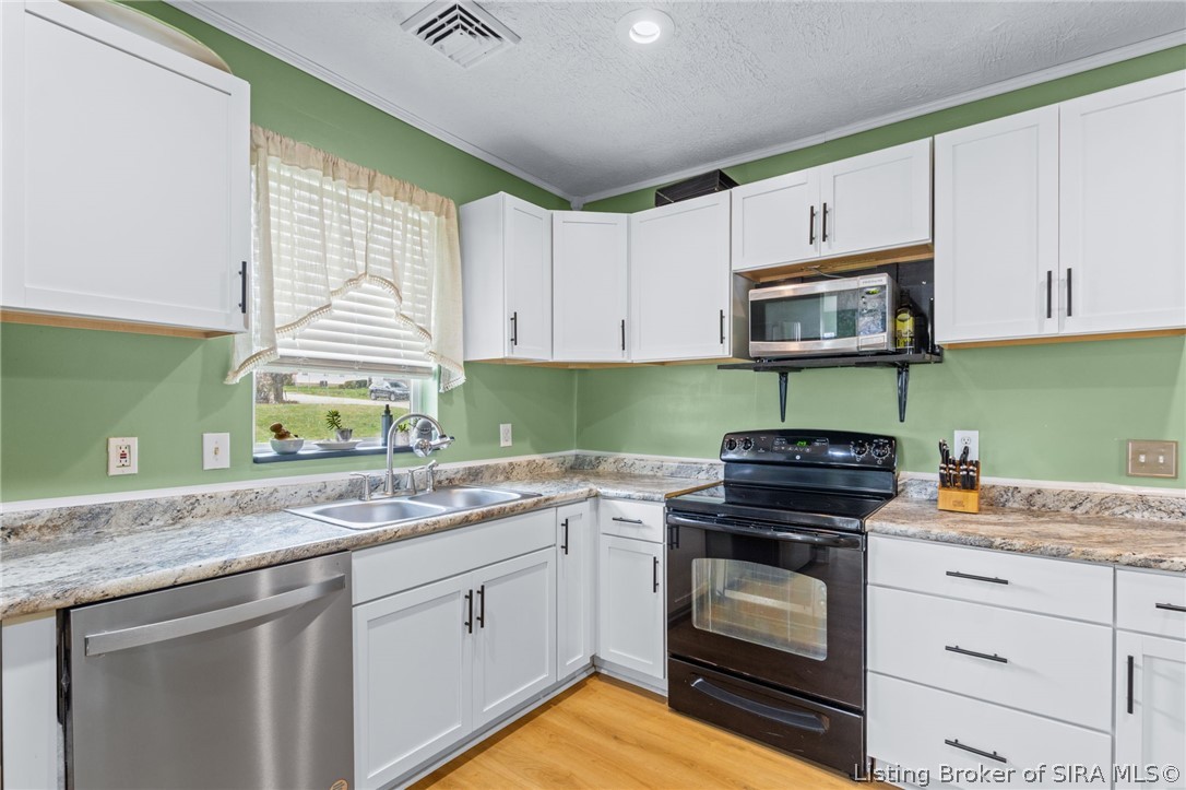 9105 High Street Georgetown, IN 47122 - Photo 8 of 28