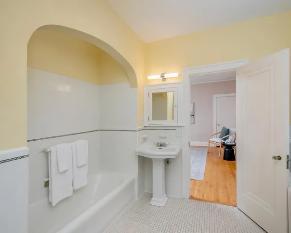 $795,000 | 1917 Summit Avenue, Unit 2, St. Paul, MN 55105