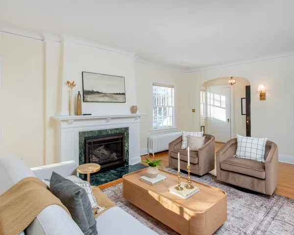 $795,000 | 1917 Summit Avenue, Unit 2, St. Paul, MN 55105