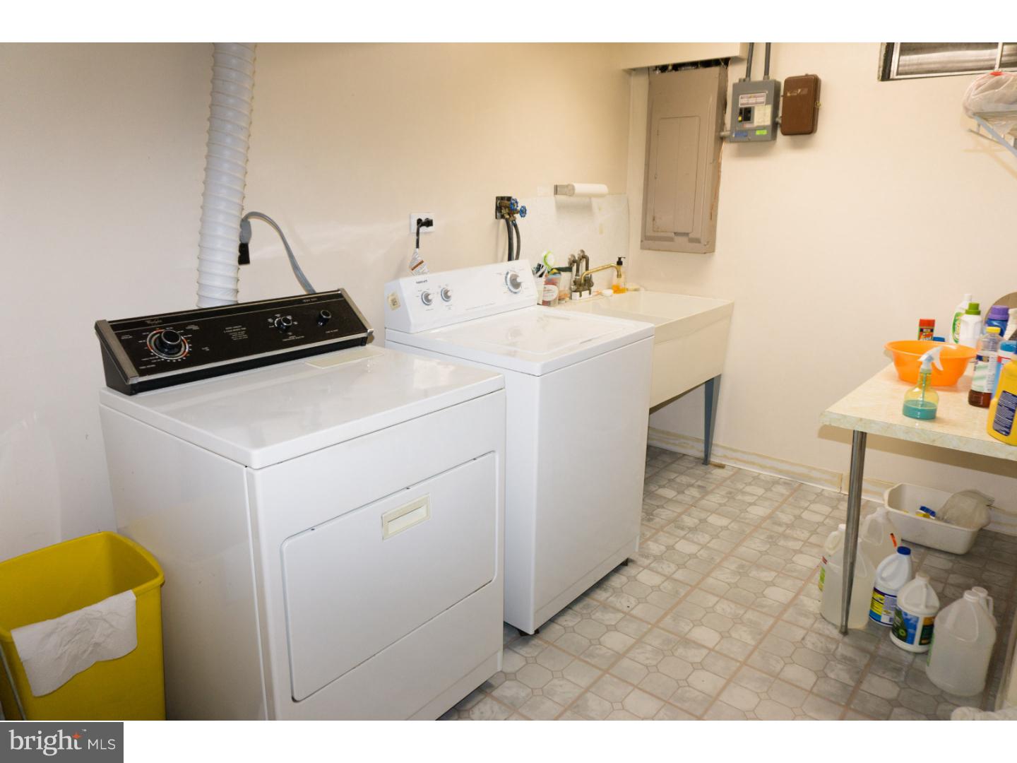 9 Silsbee Road New Castle, DE 19720 - Photo 19 of 25 Laundry Room