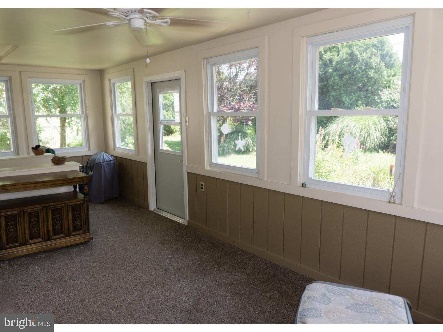 9 Silsbee Road New Castle, DE 19720 - Photo 21 of 25 Sun Room