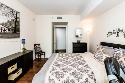 $3,000 | 218 Southeast 14th Street, Unit 1006, Miami, FL 33131