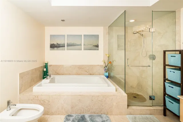 $3,000 | 218 Southeast 14th Street, Unit 1006, Miami, FL 33131