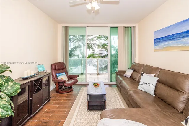 $3,000 | 218 Southeast 14th Street, Unit 1006, Miami, FL 33131