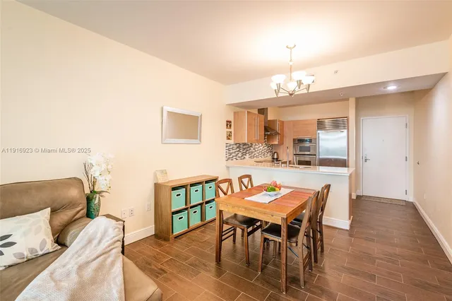 $3,000 | 218 Southeast 14th Street, Unit 1006, Miami, FL 33131