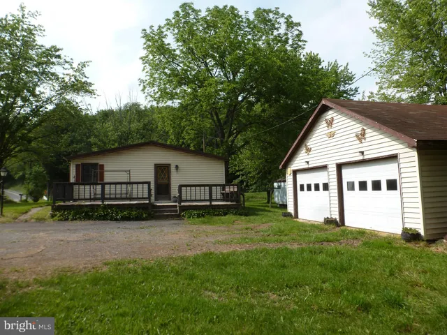 $149,500 | 3064 Berry Rdg Road, East Waterford, PA 17021