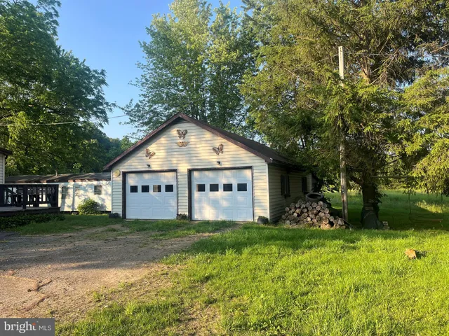 $149,500 | 3064 Berry Rdg Road, East Waterford, PA 17021