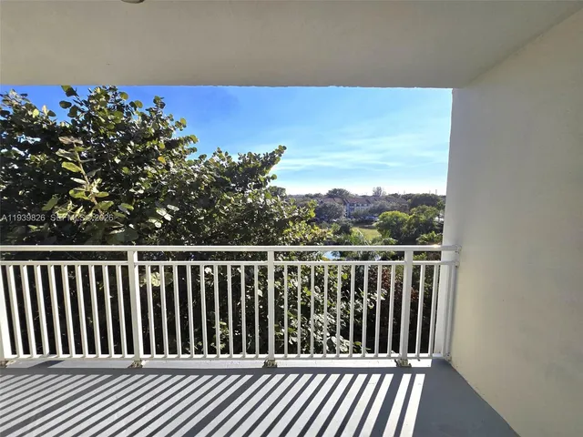 $2,150 | 6960 Miami Gardens Drive, Unit 2531, Hialeah, FL 33015