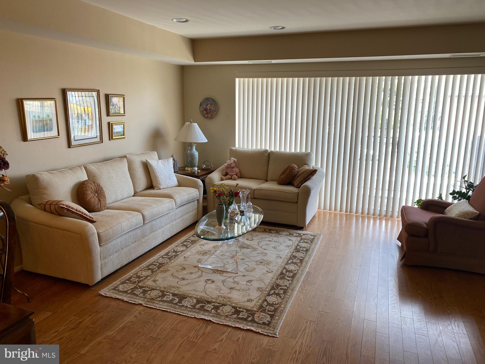 9945 Norwalk Road, Unit 6B Philadelphia, PA 19115 - Photo 16 of 16 Living room