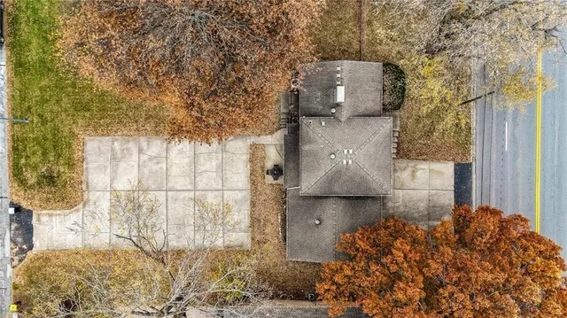 $200,000 | 4411 Sterling Avenue, Kansas City, MO 64133