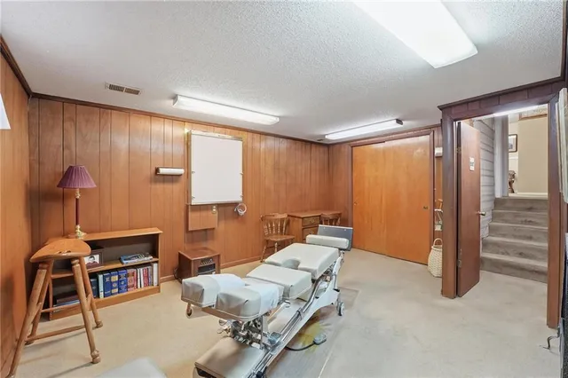 $200,000 | 4411 Sterling Avenue, Kansas City, MO 64133