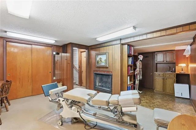 $200,000 | 4411 Sterling Avenue, Kansas City, MO 64133