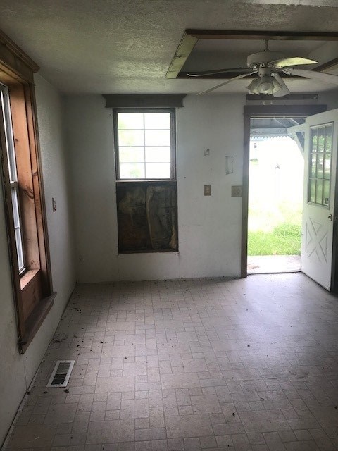 703 Schirmeyer Street Decatur, IN 46733 - Photo 9 of 12