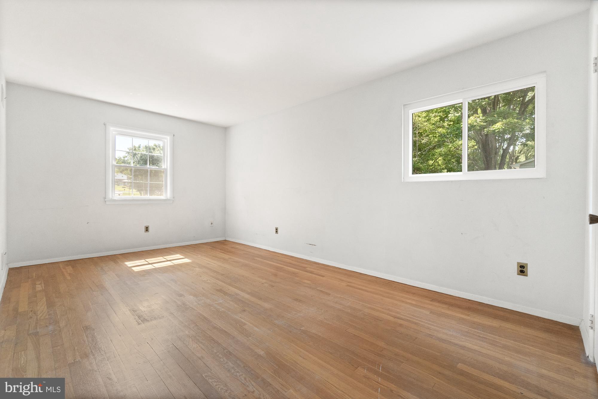 16524 Redland Road Derwood, MD 20855 - Photo 21 of 35 Primary bedroom