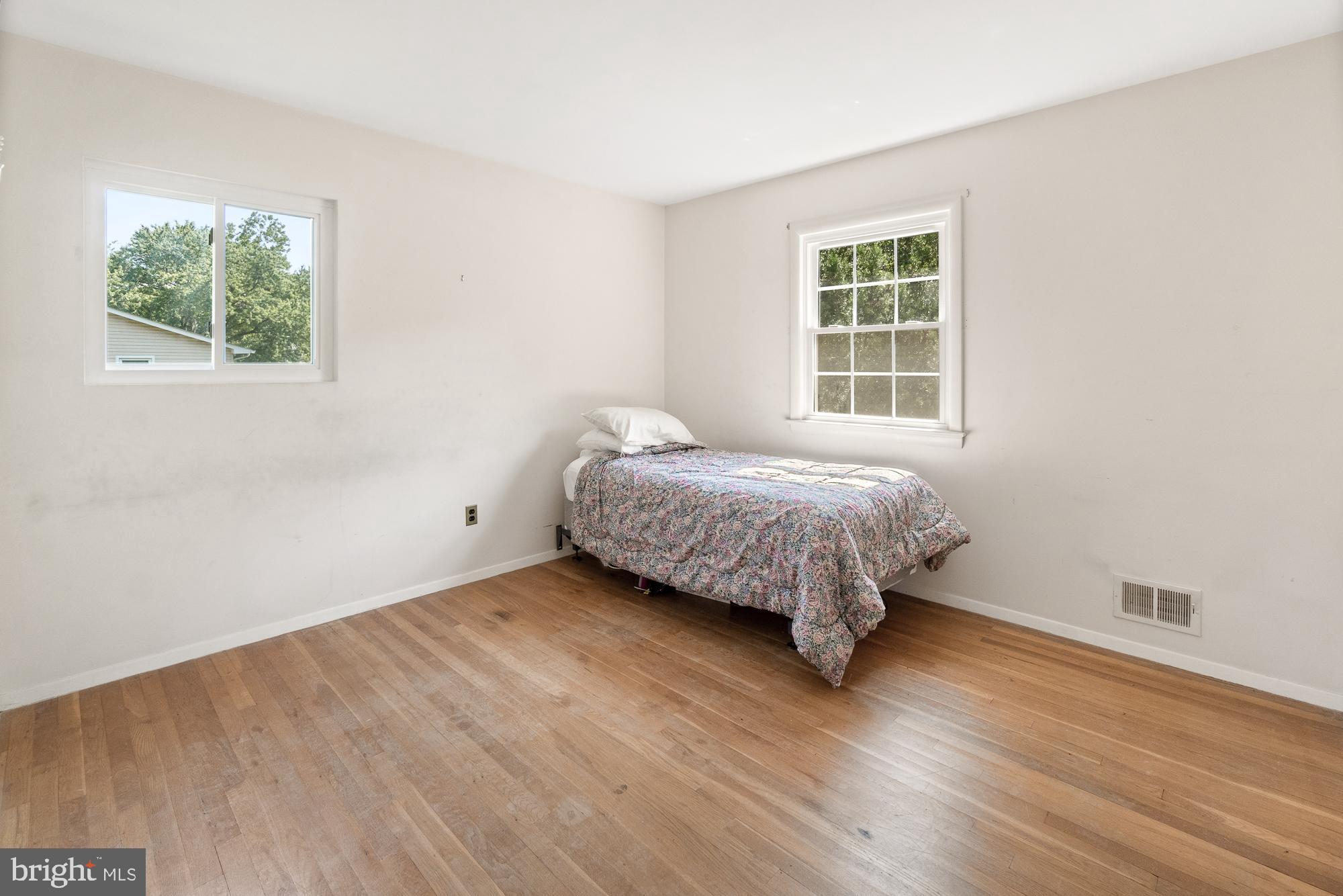 16524 Redland Road Derwood, MD 20855 - Photo 25 of 35 Bedroom #3