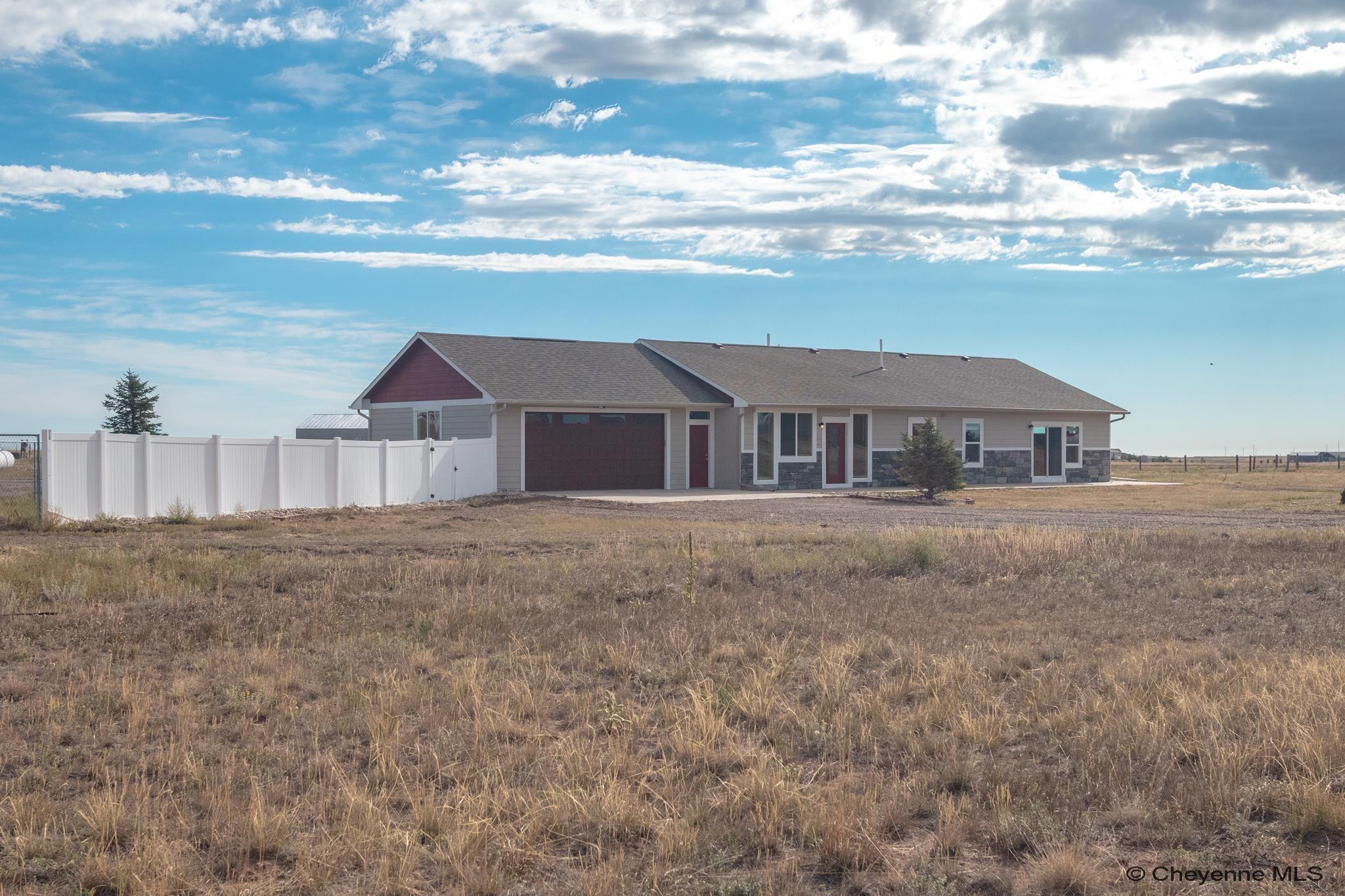 224 Quarter Cir Loop Cheyenne, WY 82007 - Photo 2 of 31 Gallery Image 2
