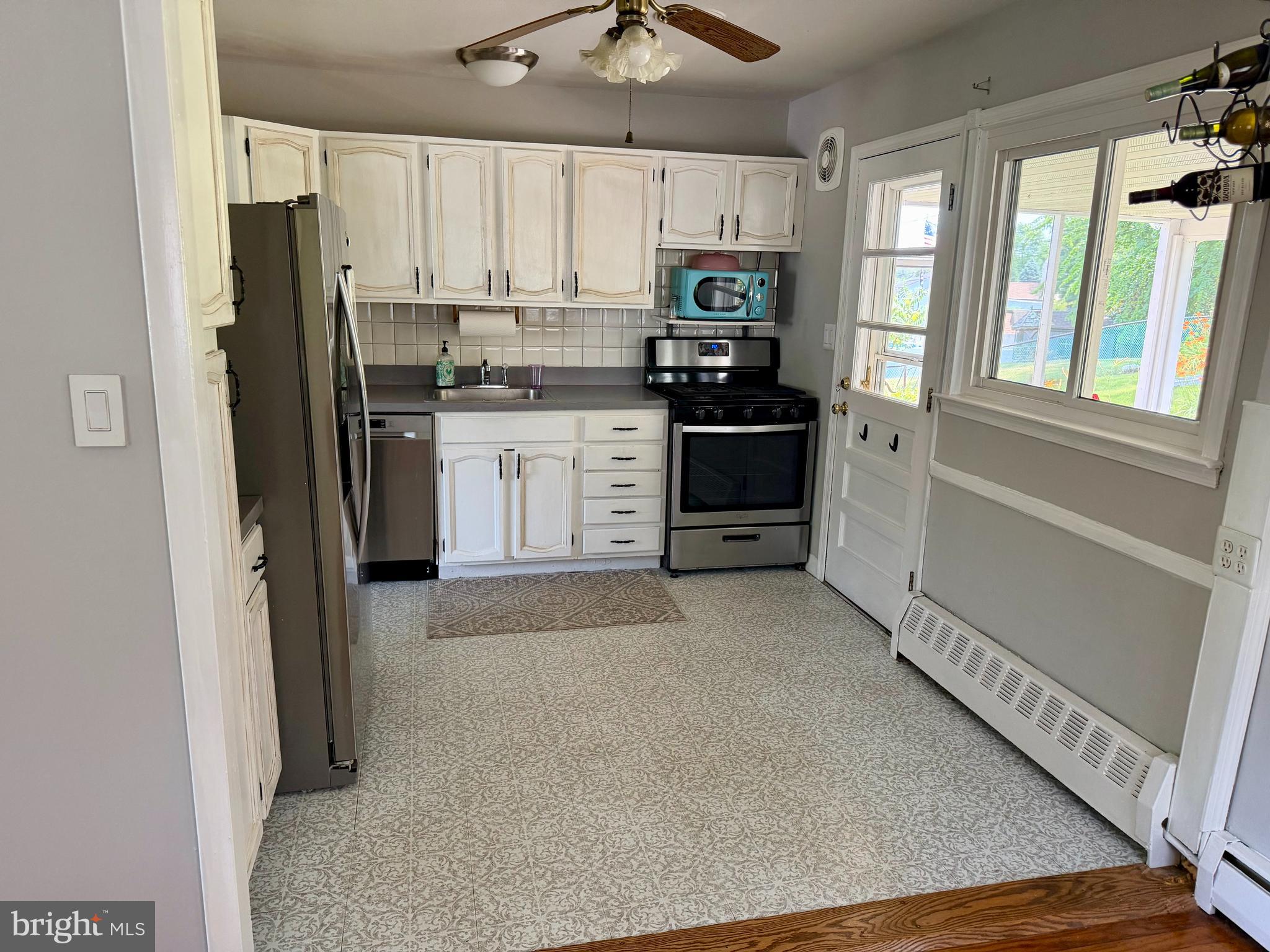 5720 Oakland Road Baltimore, MD 21227 - Photo 13 of 30