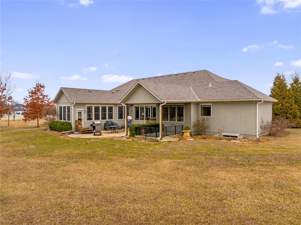 $1,400,000 | 3565 West 193rd Street, Stilwell, KS 66085