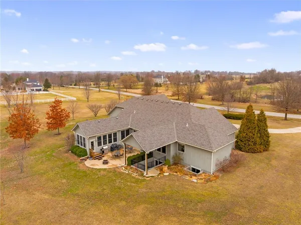 $1,400,000 | 3565 West 193rd Street, Stilwell, KS 66085
