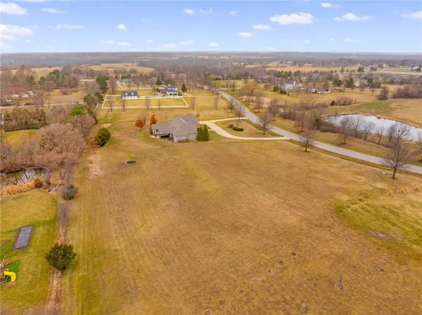 $1,400,000 | 3565 West 193rd Street, Stilwell, KS 66085