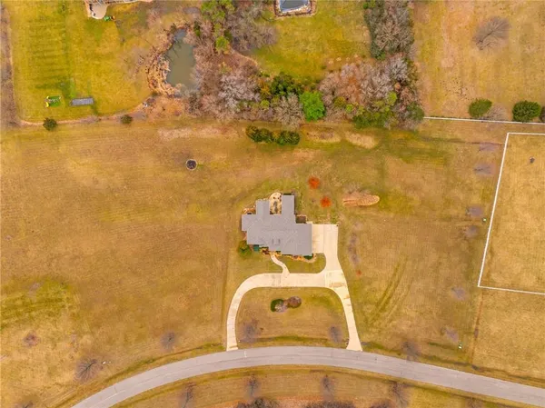 $1,400,000 | 3565 West 193rd Street, Stilwell, KS 66085