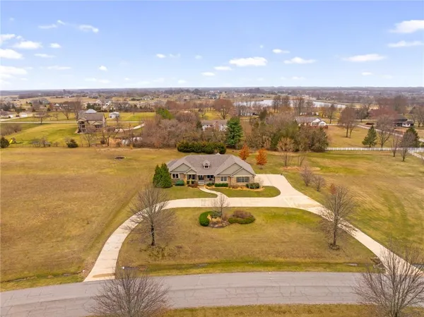$1,400,000 | 3565 West 193rd Street, Stilwell, KS 66085