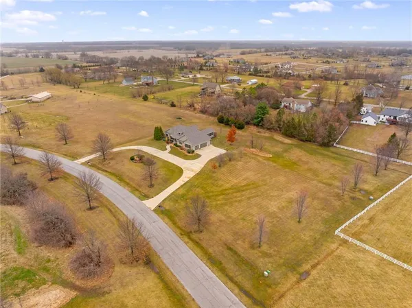 $1,400,000 | 3565 West 193rd Street, Stilwell, KS 66085
