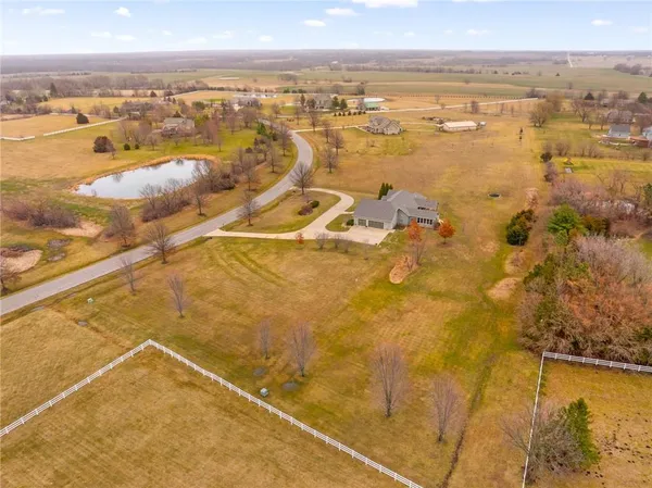$1,400,000 | 3565 West 193rd Street, Stilwell, KS 66085