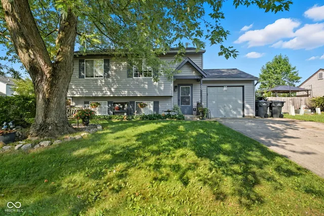 $267,000 | 50 Meadow Creek Boulevard, Whiteland, IN 46184