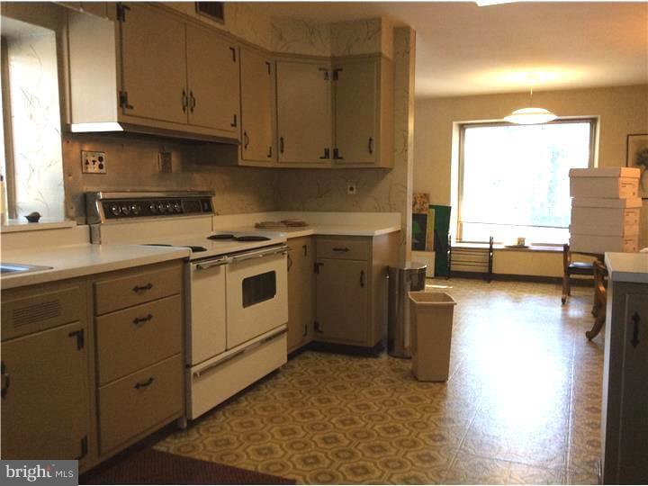 473 Marple Road Broomall, PA 19008 - Photo 9 of 25 Kitchen