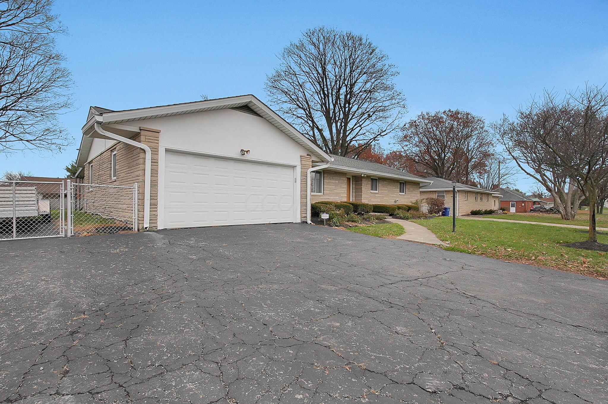122 Obetz Road Columbus, OH 43207 - Photo 3 of 39 3-web-or-mls-122-obetz-rd