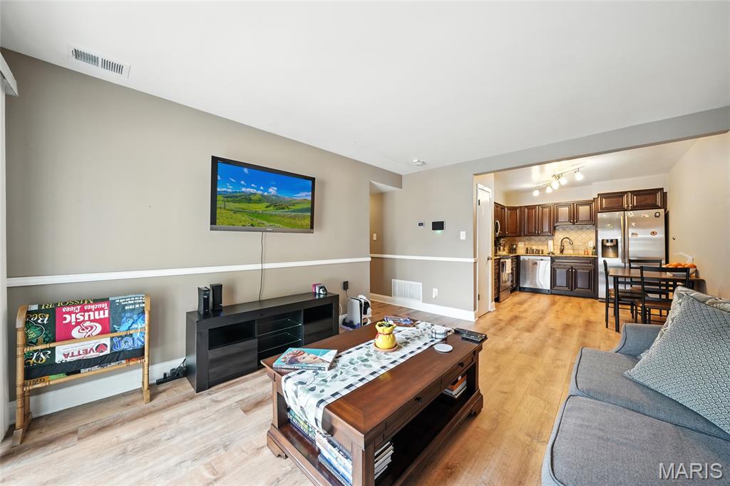 4523 Little Rock Road, Unit B St. Louis, MO 63128 - Photo 6 of 21 Gallery Image 6