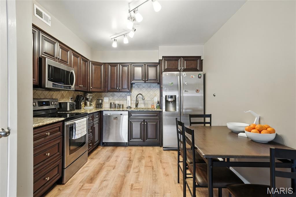 4523 Little Rock Road, Unit B St. Louis, MO 63128 - Photo 8 of 21 Gallery Image 8