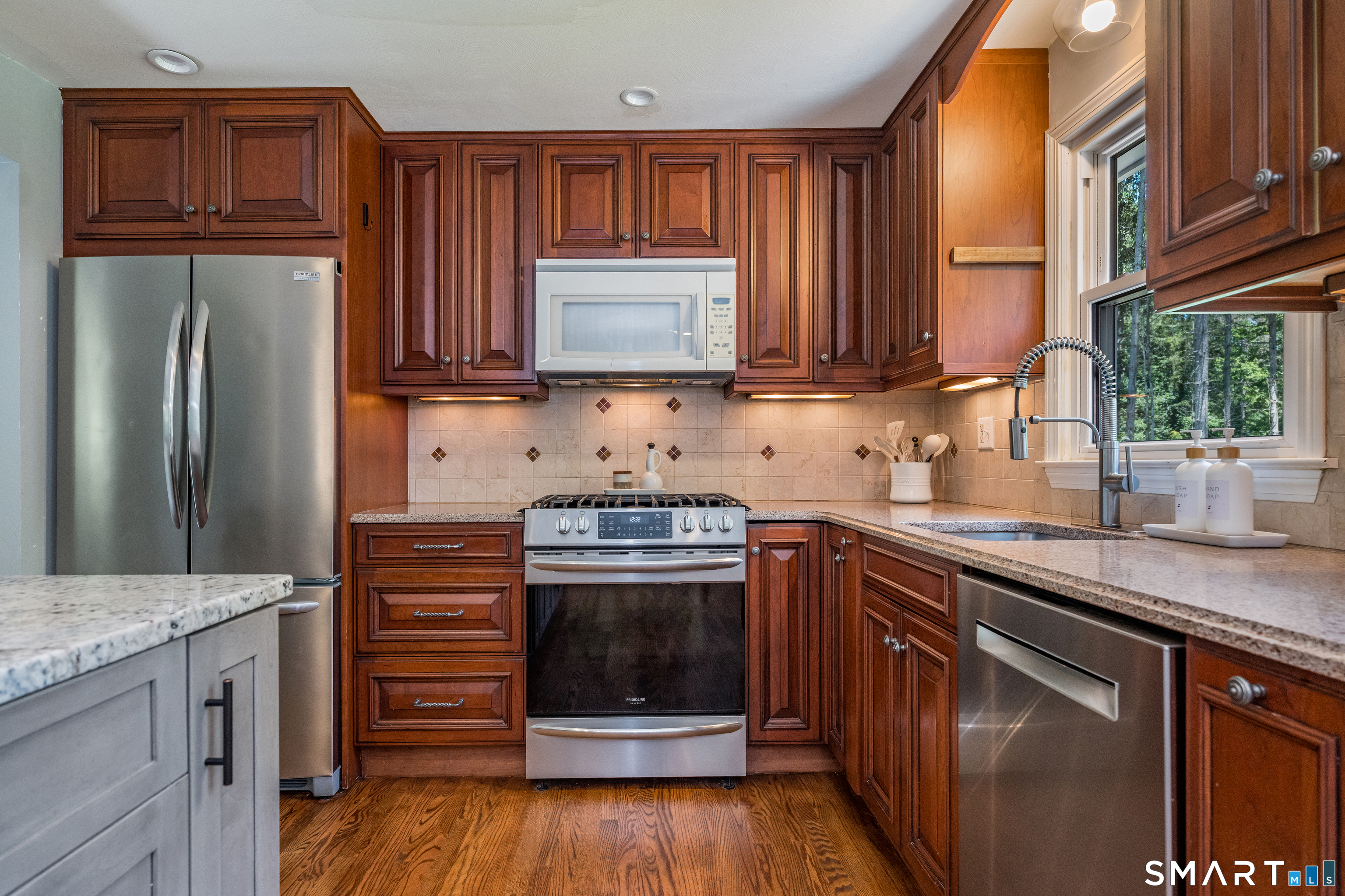 1399 Long Hill Road Guilford, CT 06437 - Photo 6 of 32