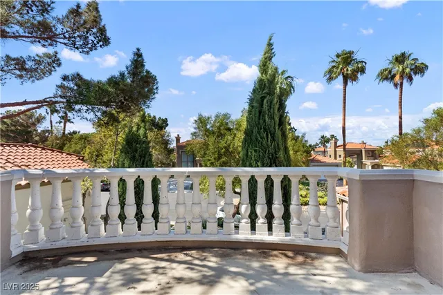 $5,000 | 8215 Crow Valley Lane, Las Vegas, NV 89113