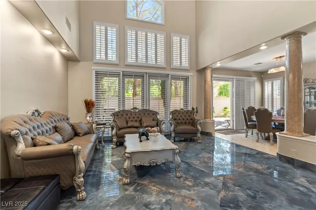 $5,000 | 8215 Crow Valley Lane, Las Vegas, NV 89113