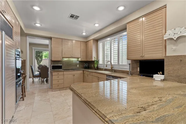 $5,000 | 8215 Crow Valley Lane, Las Vegas, NV 89113