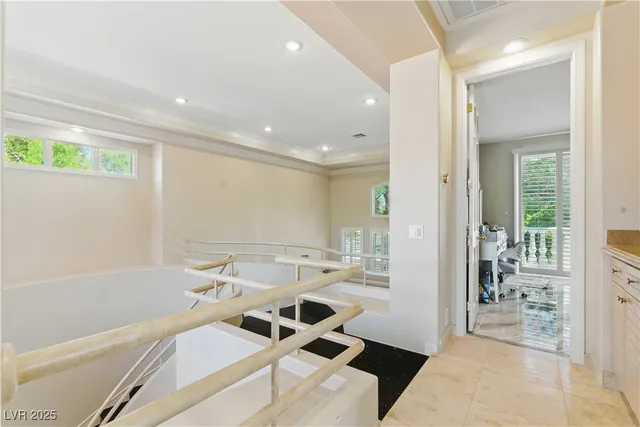 $5,000 | 8215 Crow Valley Lane, Las Vegas, NV 89113