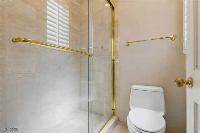 $5,000 | 8215 Crow Valley Lane, Las Vegas, NV 89113