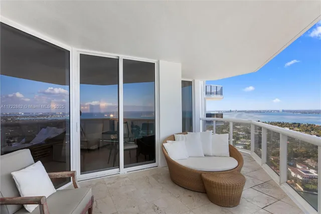 $1,890,000 | 4779 Collins Avenue, Unit 3508, Miami Beach, FL 33140