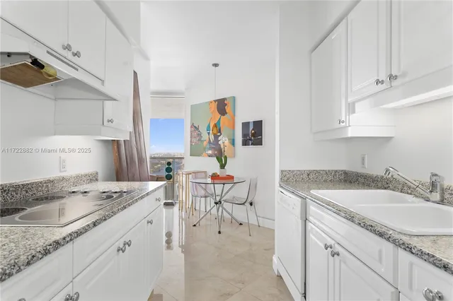 $1,890,000 | 4779 Collins Avenue, Unit 3508, Miami Beach, FL 33140
