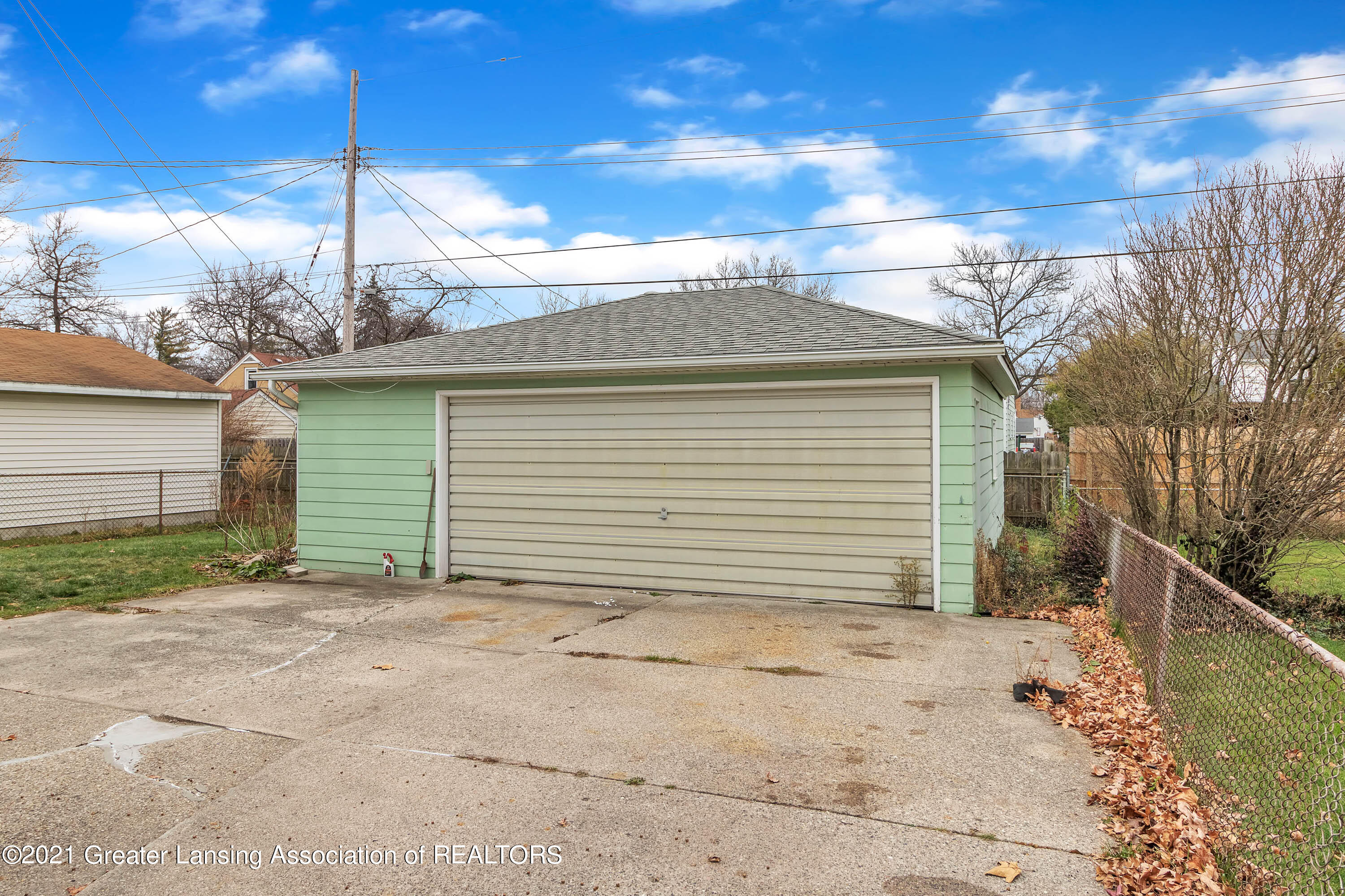 2311 Chatham Road Lansing, MI 48910 - Photo 15 of 15 31-2311 Chatham Rd-WindowStill-Real