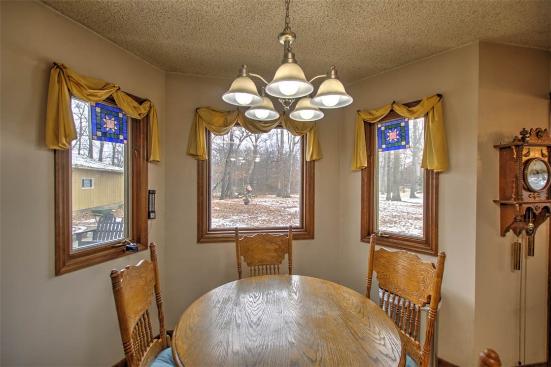 4552 North Prairie View Road Argenta, IL 62501 - Photo 13 of 28 Breakfast nook