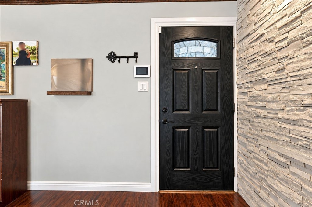 706 Kemp Street Riverside, CA 92501 - Photo 3 of 27 Gallery Image 3
