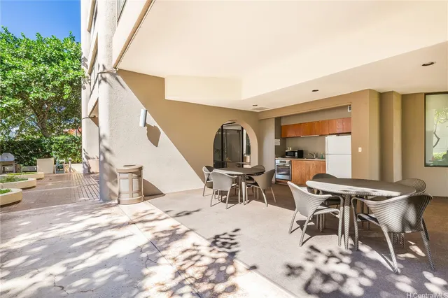 $670,000 | 583 Kamoku Street, Unit DH1907, Honolulu, HI 96826