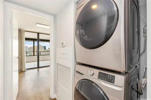 $670,000 | 583 Kamoku Street, Unit DH1907, Honolulu, HI 96826