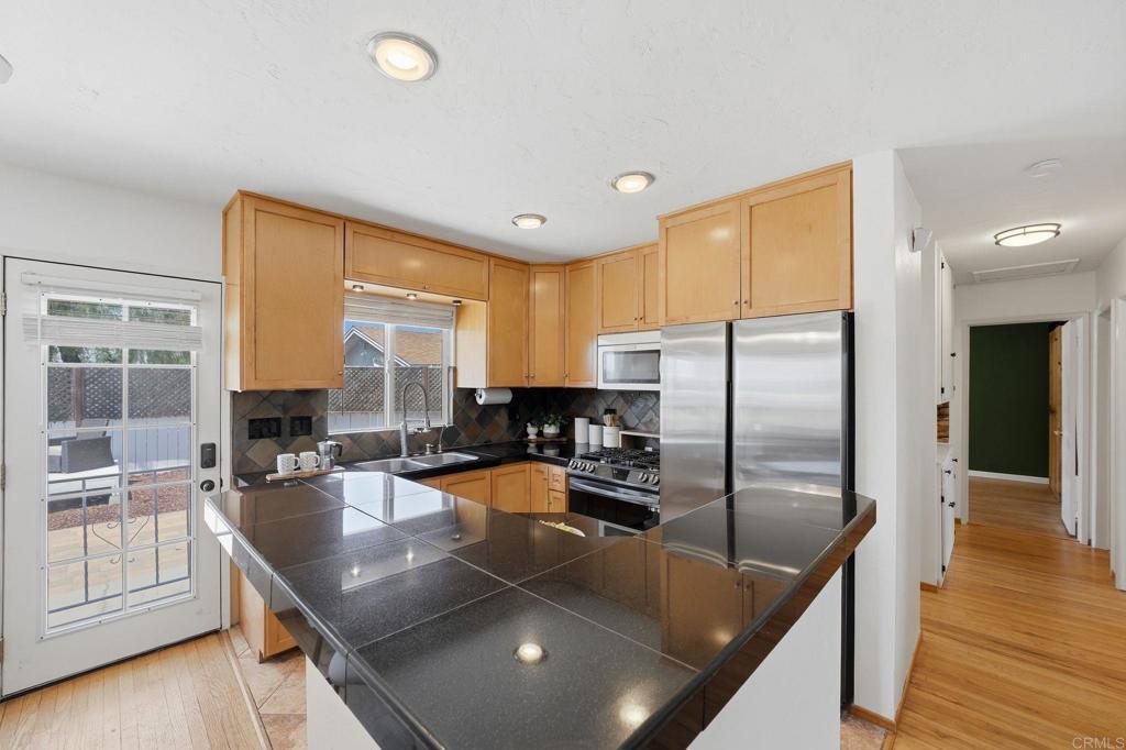 7022 Jeanne Road Lemon Grove, CA 91945 - Photo 11 of 41