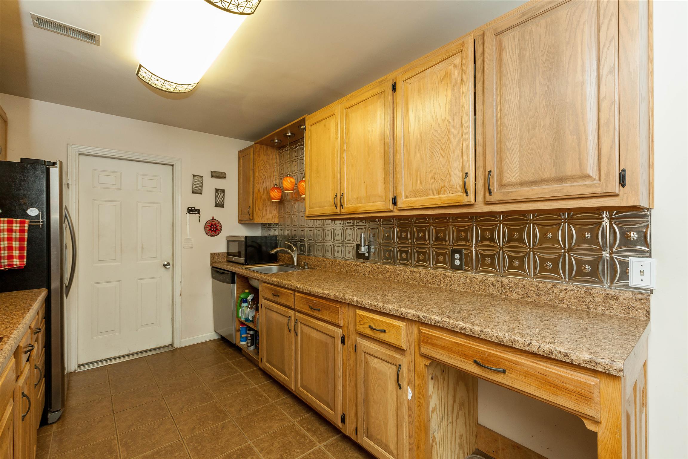 2206 Charles Way Spring Hill, TN 37174 - Photo 15 of 30 Gallery Image 15