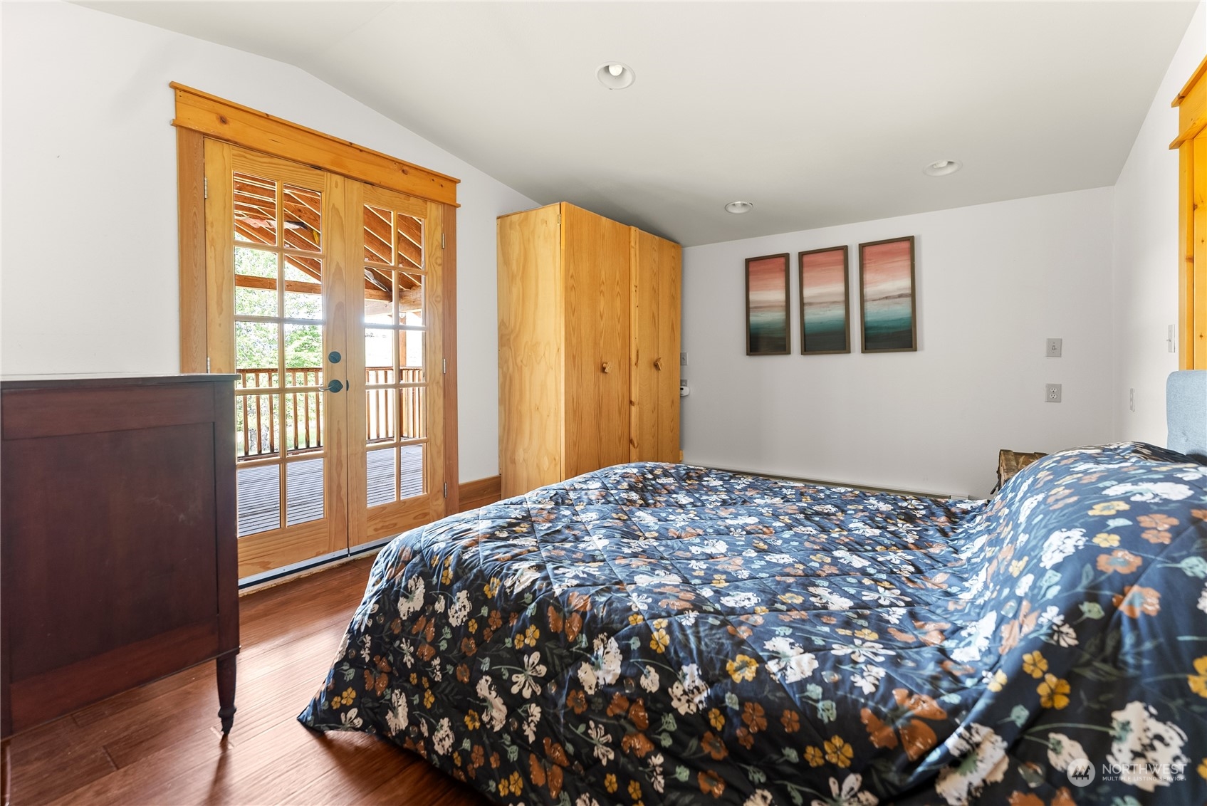 33 West Chewuch Road Winthrop, WA 98862 - Photo 20 of 33 a bedroom with a bed and a window