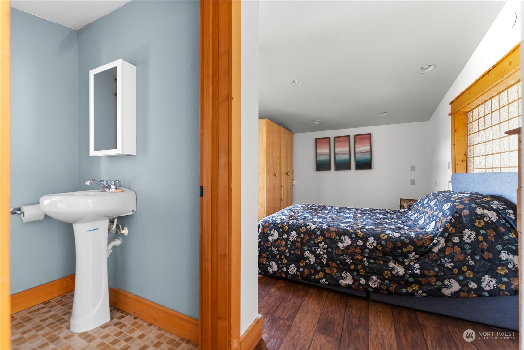 33 West Chewuch Road Winthrop, WA 98862 - Photo 23 of 33 a bedroom with bed and window